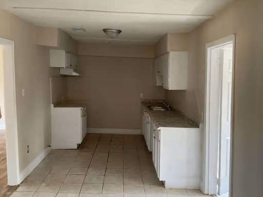 Photo 5 of 815 W 12th Street, Freeport, TX