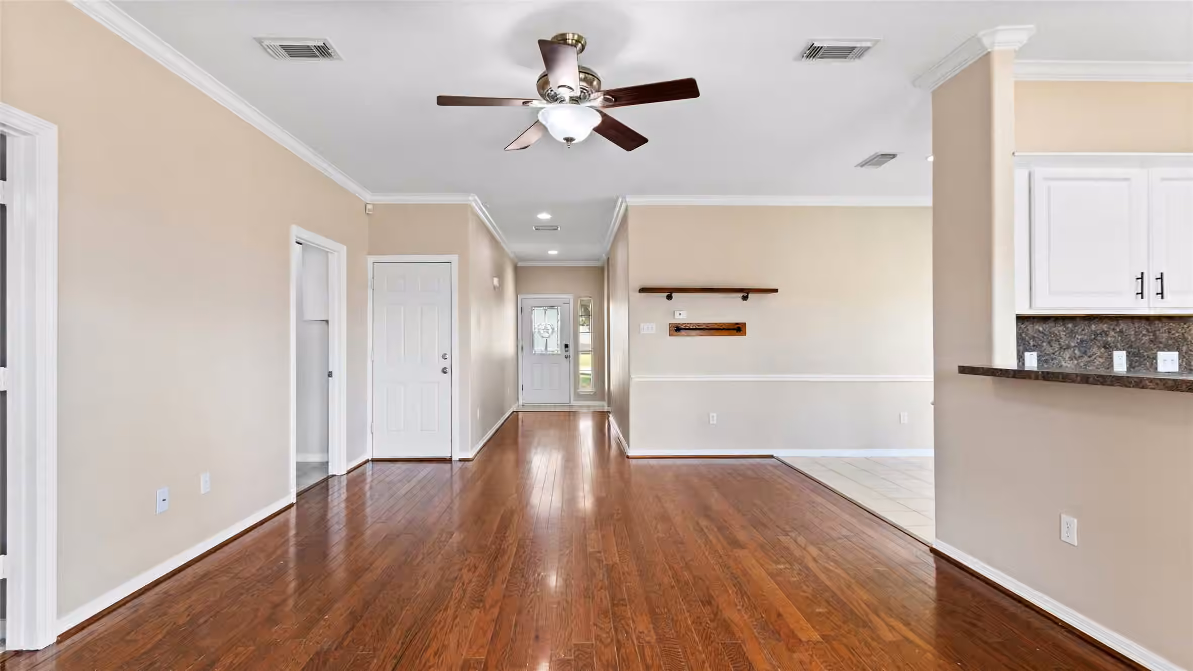 Photo 4 of 13318 Colton Lane, Santa Fe, TX