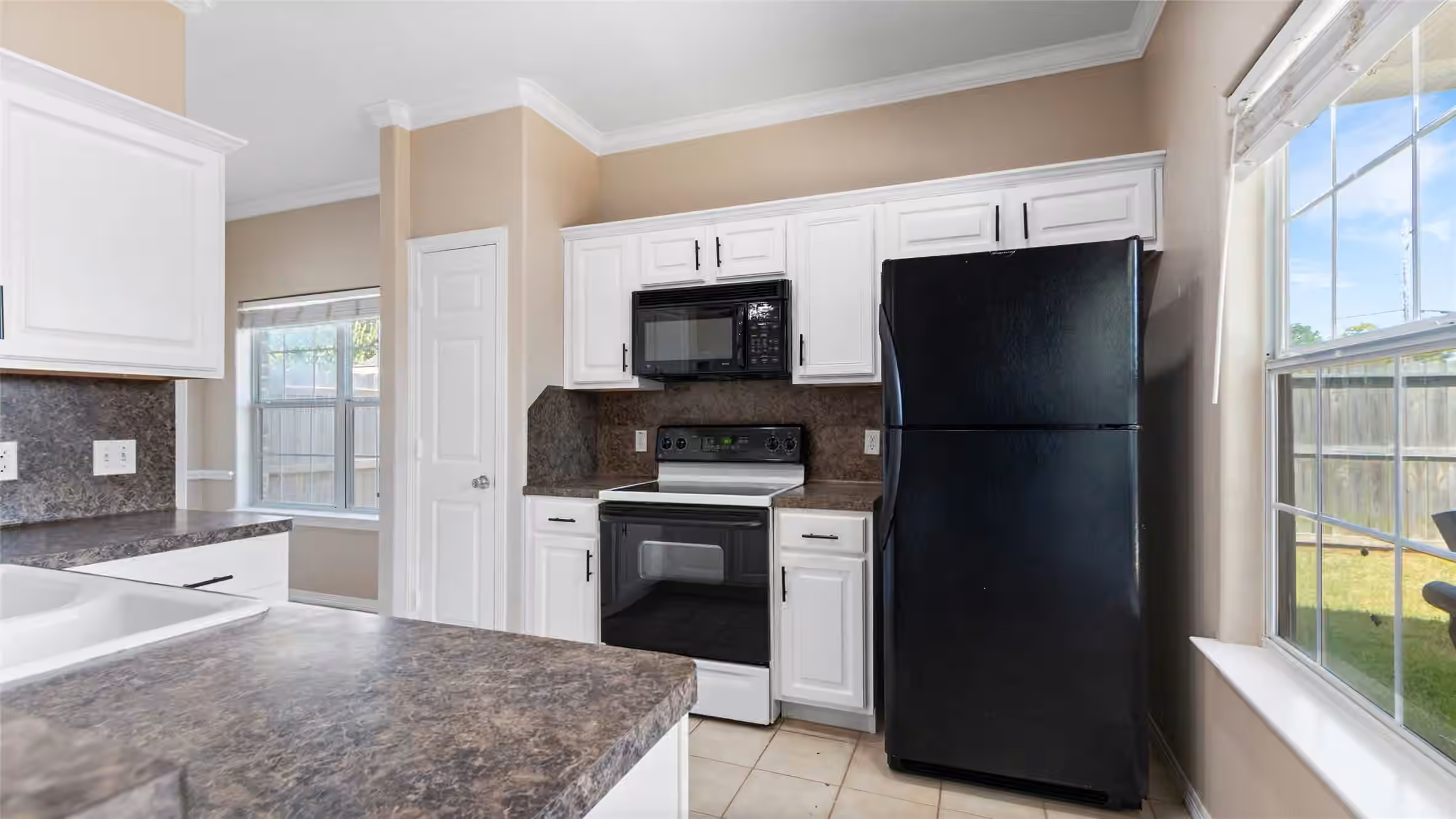 Photo 6 of 13318 Colton Lane, Santa Fe, TX