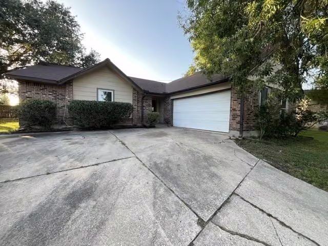 Photo 2 of 6619 Foxfern Street, Houston, TX