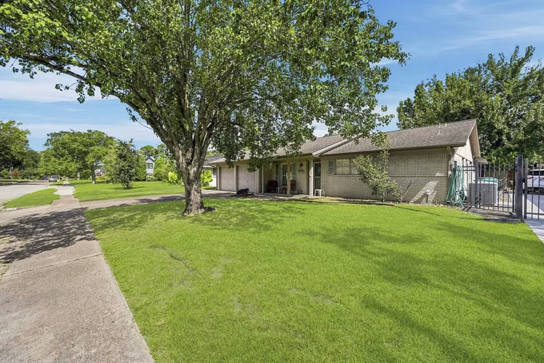 Photo 2 of 1114 Curtin Street, Houston, TX