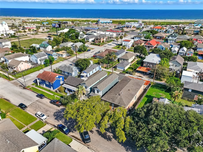 Photo 3 of 711 Ball Street, Galveston, TX