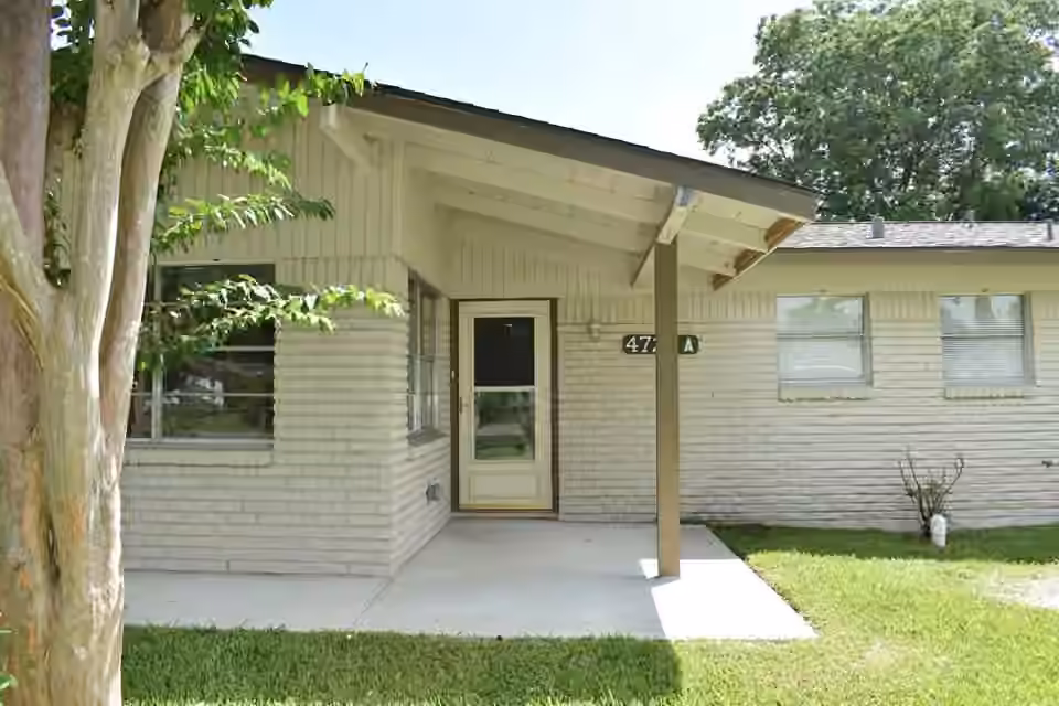 Photo 2 of 4725 9th Street A, Bacliff, TX