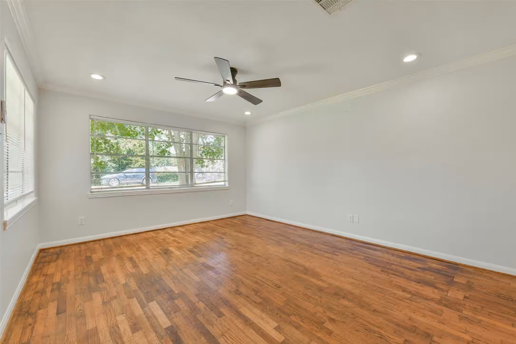 Photo 4 of 4725 9th Street A, Bacliff, TX