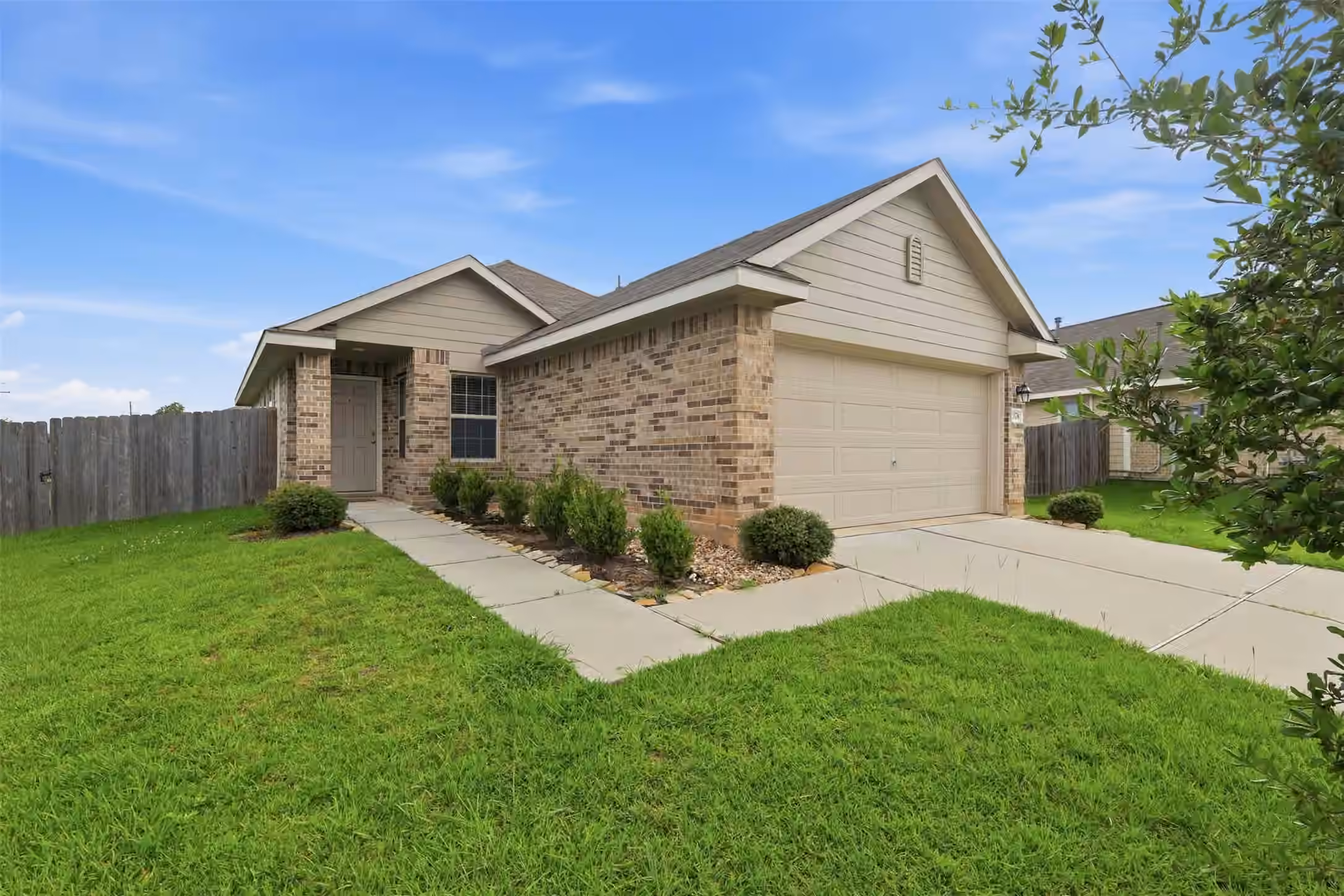 Photo 2 of 11178 N Lake Mist Lane, Willis, TX