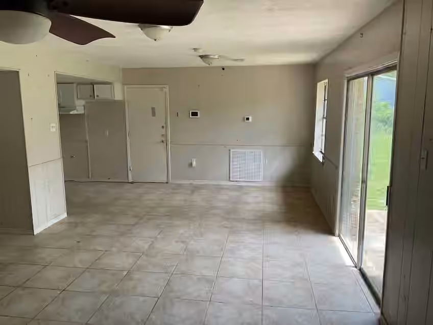 Photo 4 of 19847 County Road 319, Brazoria, TX