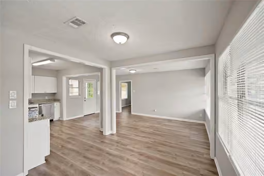 Photo 4 of 5822 Glenhurst Drive, Houston, TX