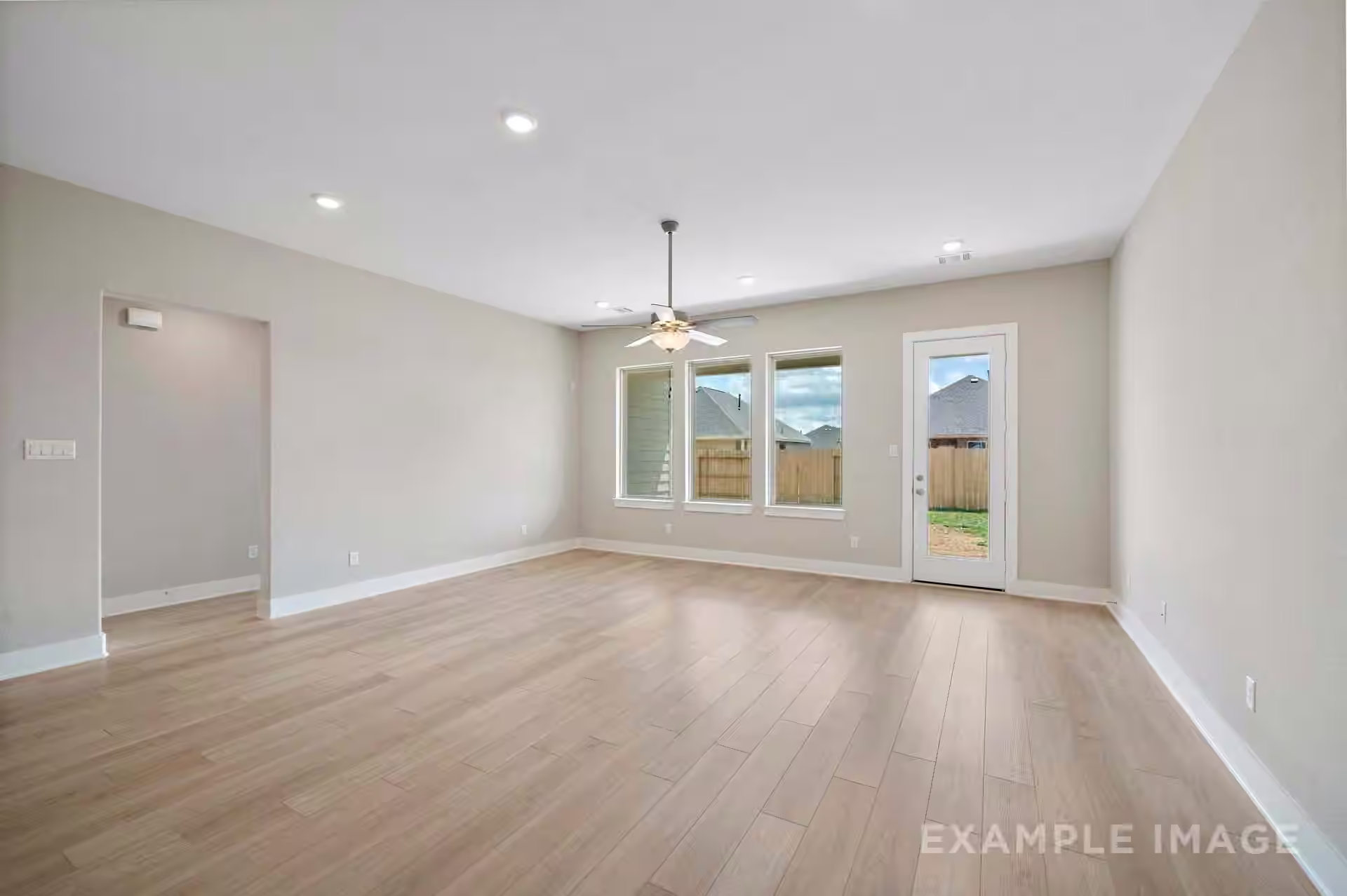 Photo 4 of 13609 Fairway Arbor Drive, Texas City, TX