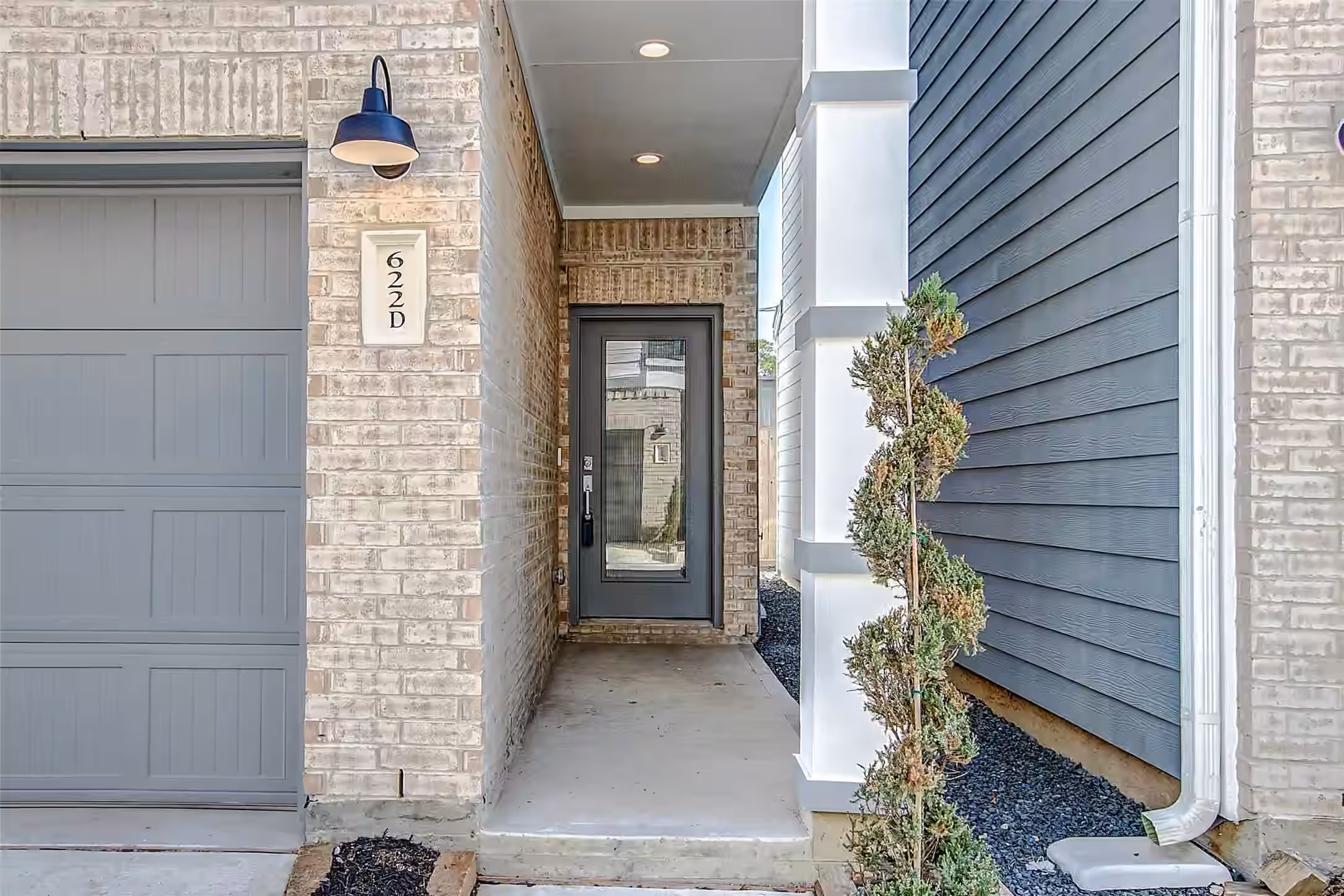 Photo 4 of 622 Janisch Road D, Houston, TX