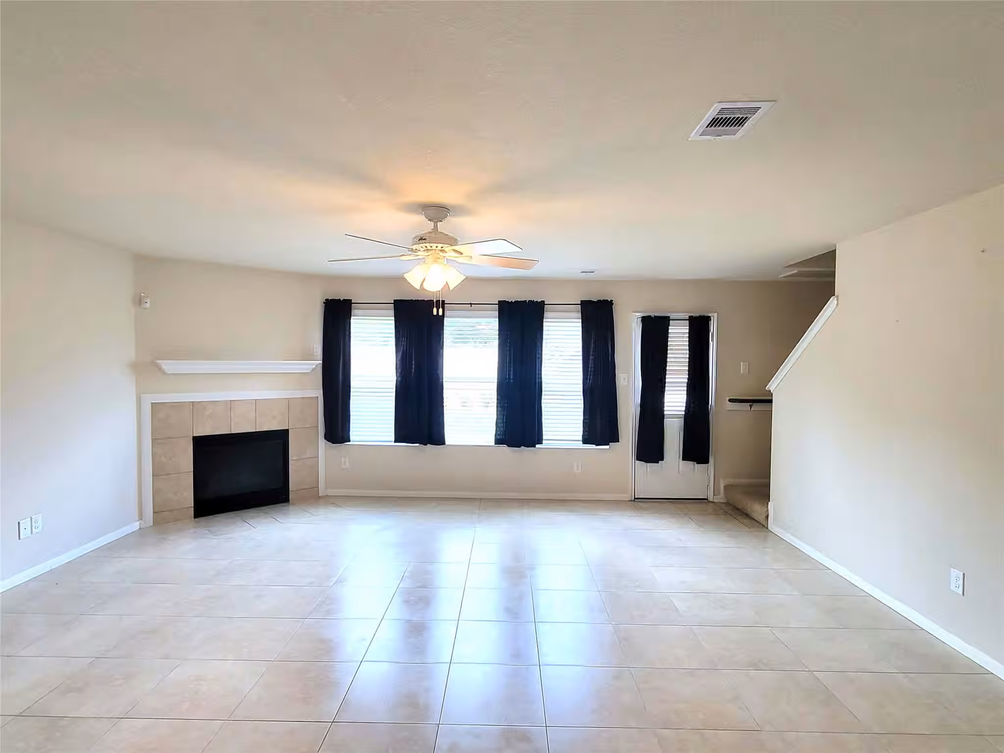 Photo 4 of 5007 Fair Oak Dale Lane, Humble, TX
