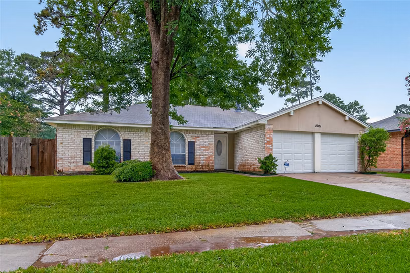 Photo 3 of 22419 Springgate Drive, Spring, TX