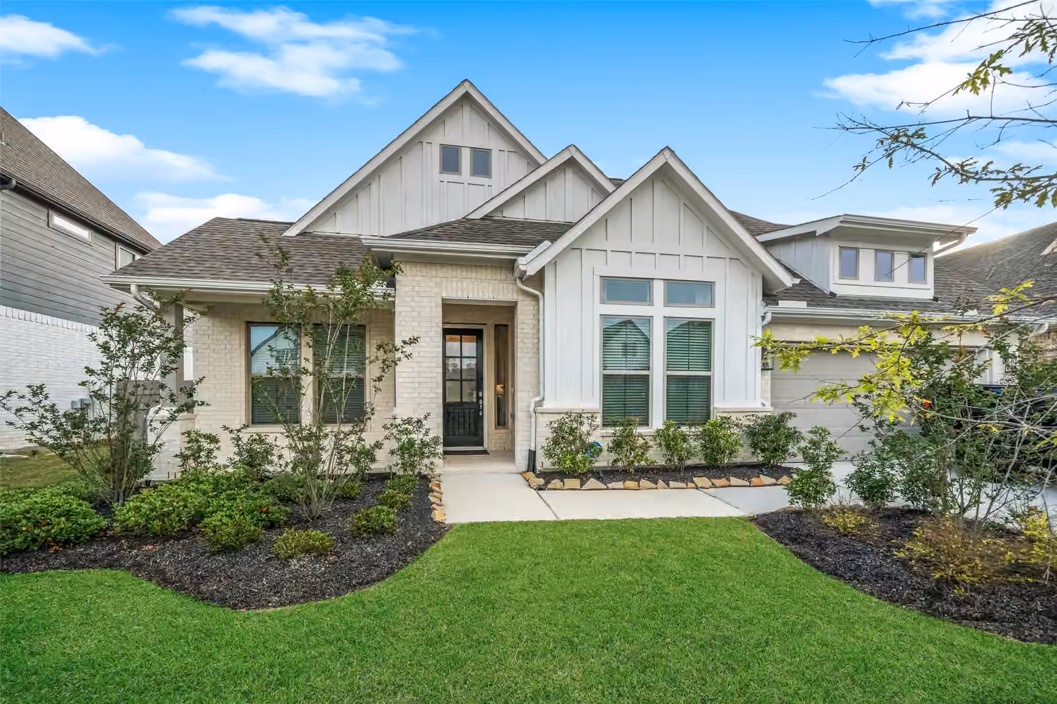 Photo 2 of 17437 Violet Vineyard Street, Conroe, TX