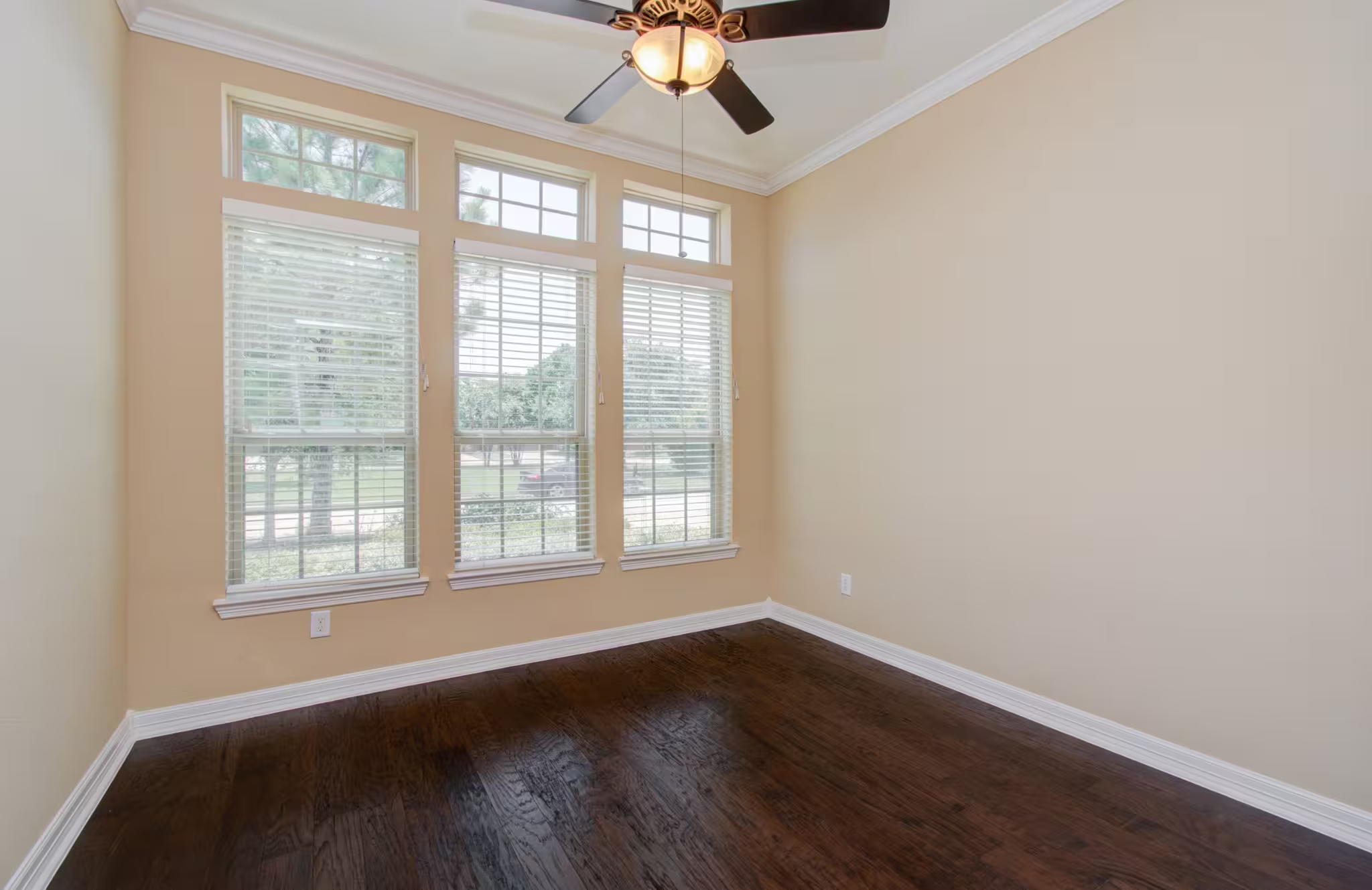 Photo 6 of 3938 May Ridge Lane, Sugar Land, TX