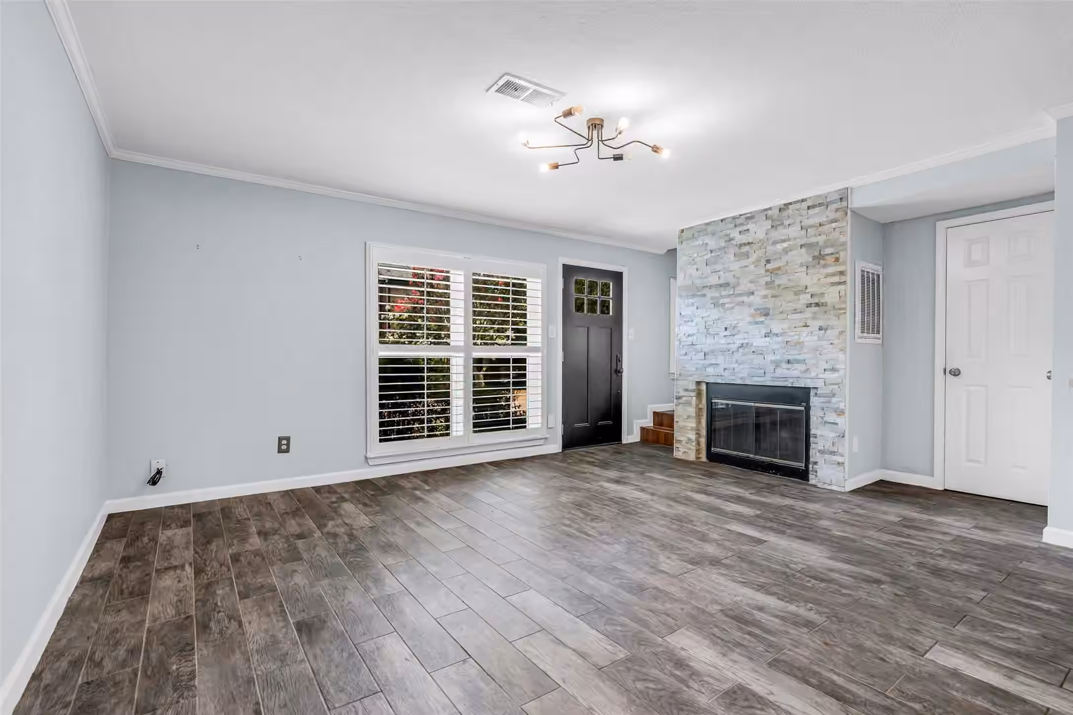Photo 5 of 749 Worthshire Street, Houston, TX