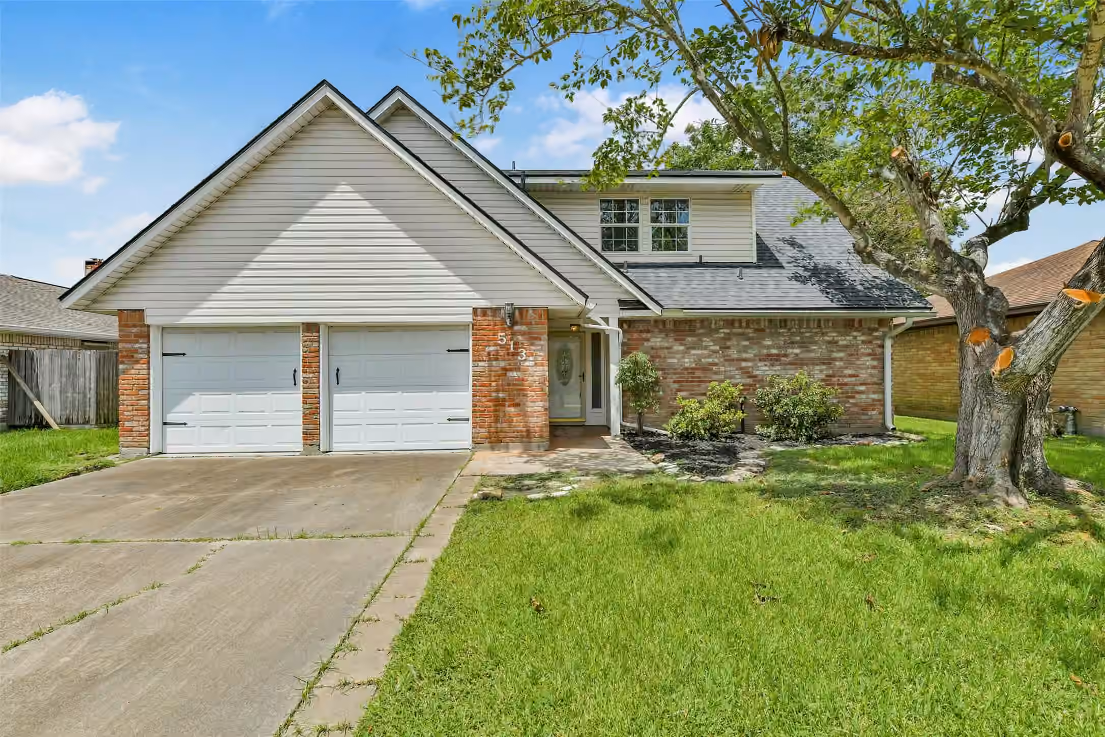 Photo of 513 S Crockett Street, Deer Park, TX