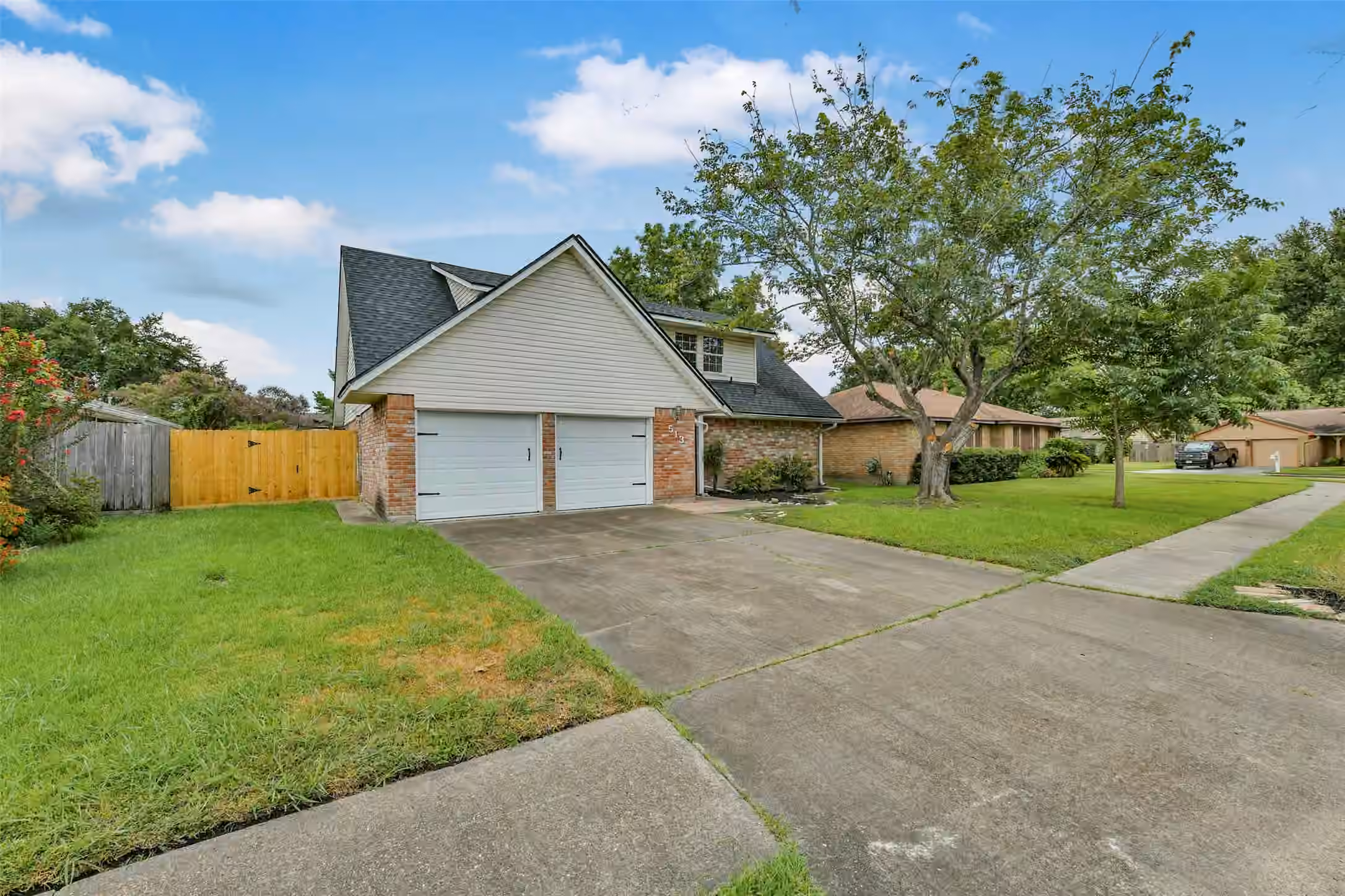 Photo 3 of 513 S Crockett Street, Deer Park, TX