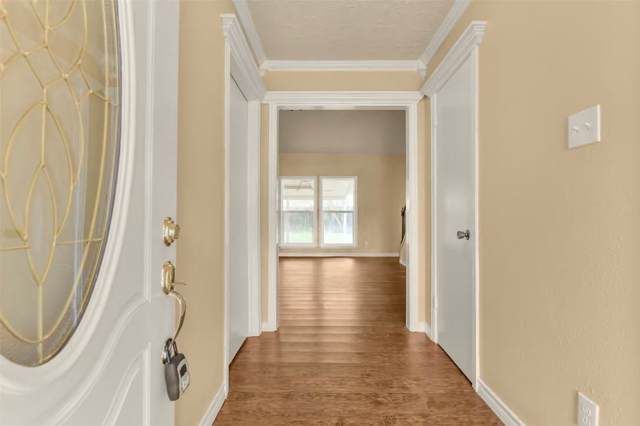 Photo 5 of 513 S Crockett Street, Deer Park, TX
