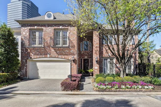 Photo of 69 Wynden Oaks Drive, Houston, TX