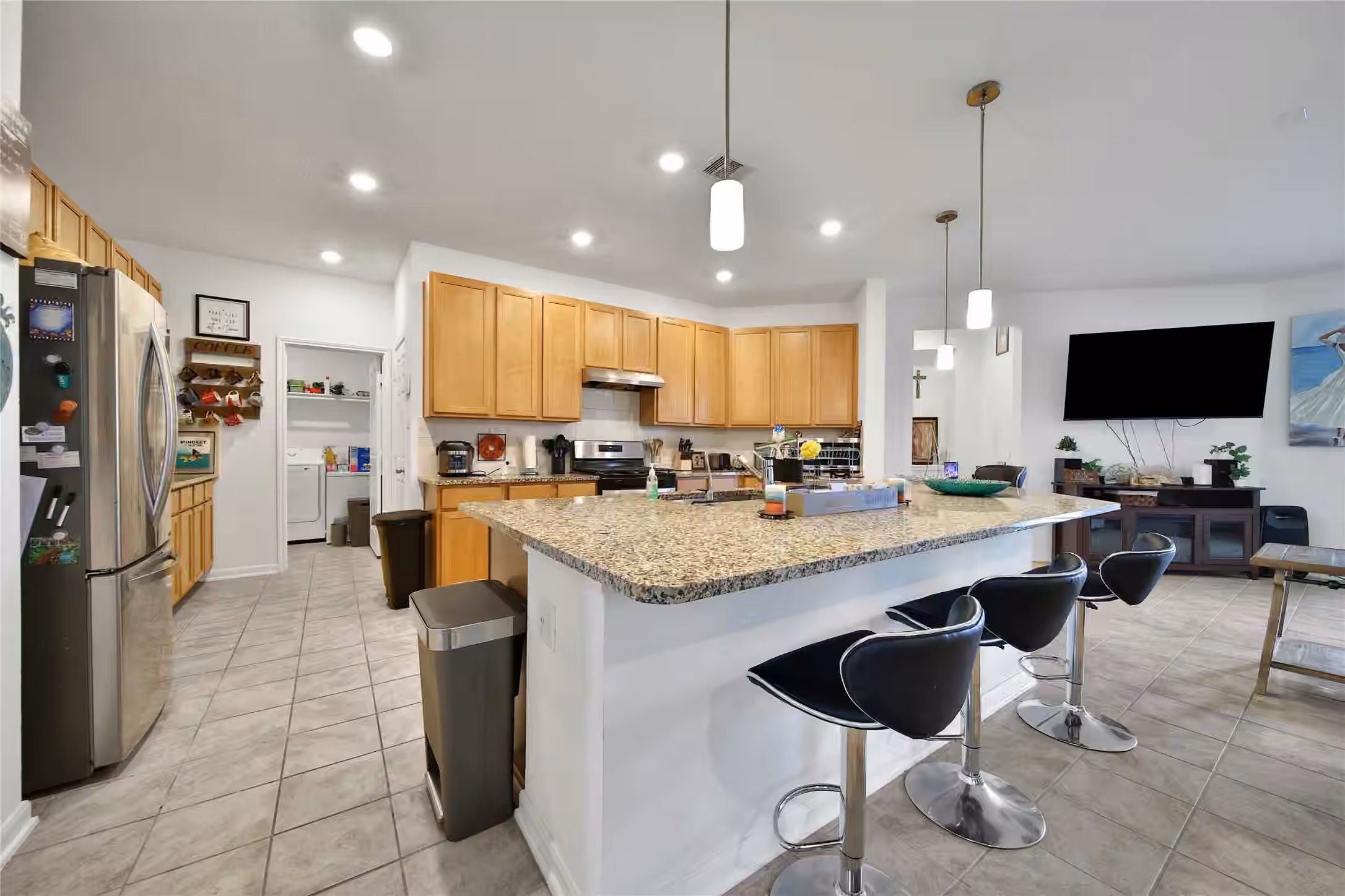 Photo 4 of 7710 Royal Oasis Lane, Cypress, TX