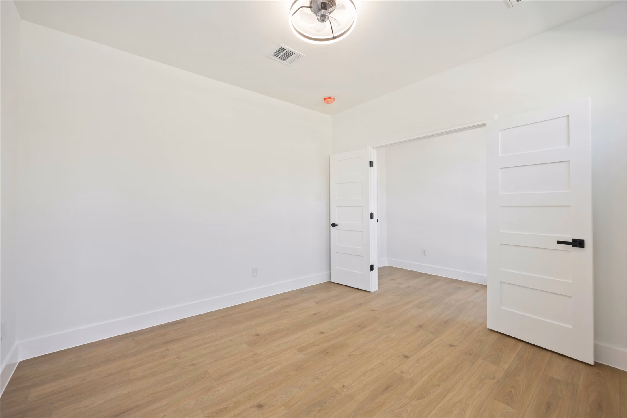 Photo 5 of 3022 Drew Street, Houston, TX