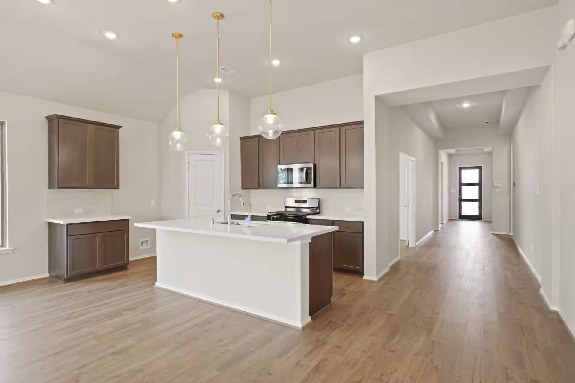 Photo 2 of 9225 Grand Jubilee Drive, Montgomery, TX