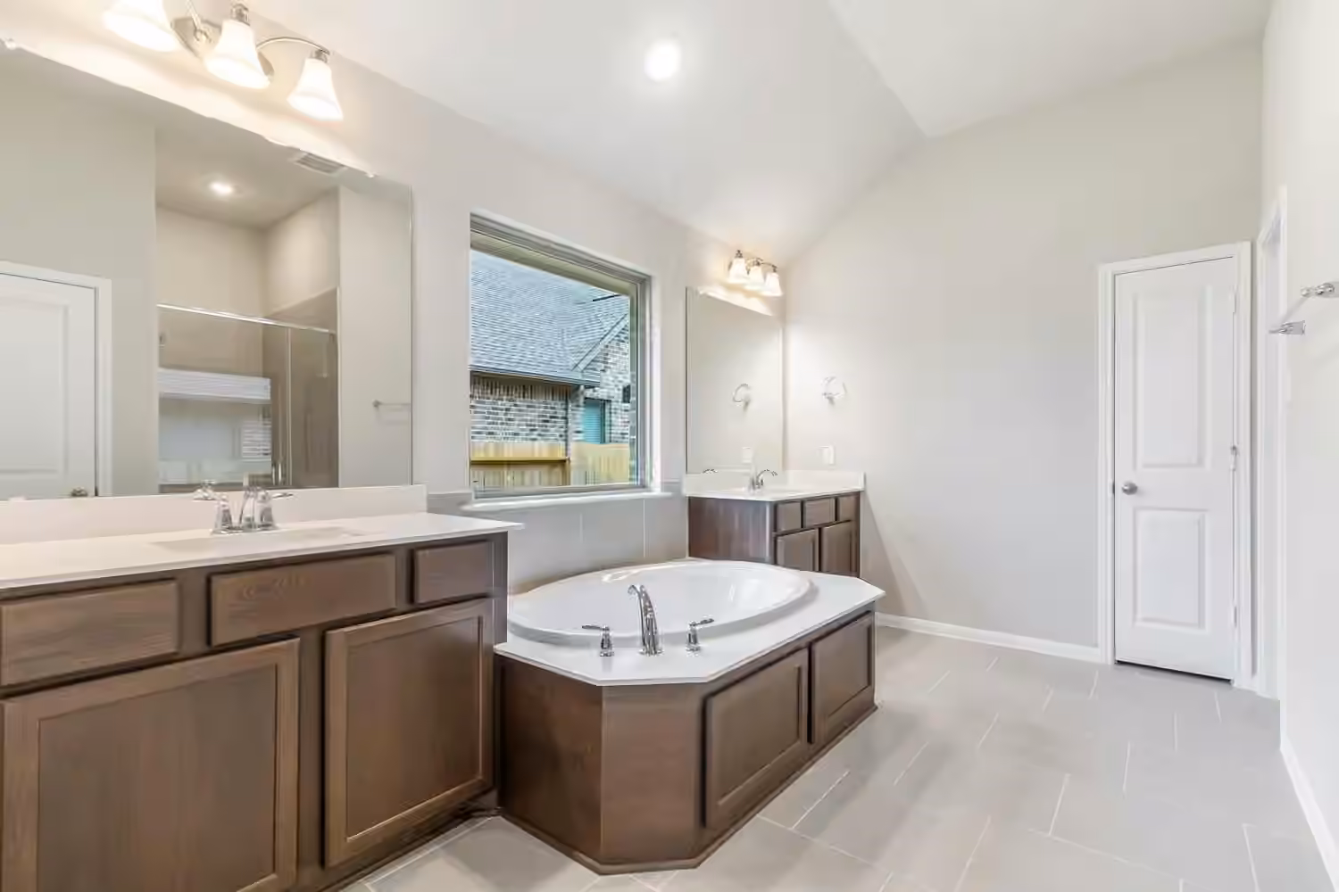 Photo 5 of 9225 Grand Jubilee Drive, Montgomery, TX