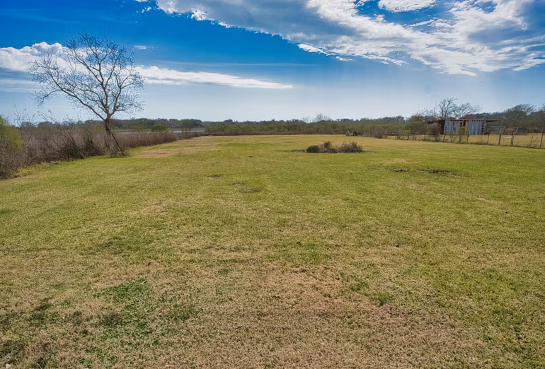 Photo 4 of 828 County Road 206, Sargent, TX