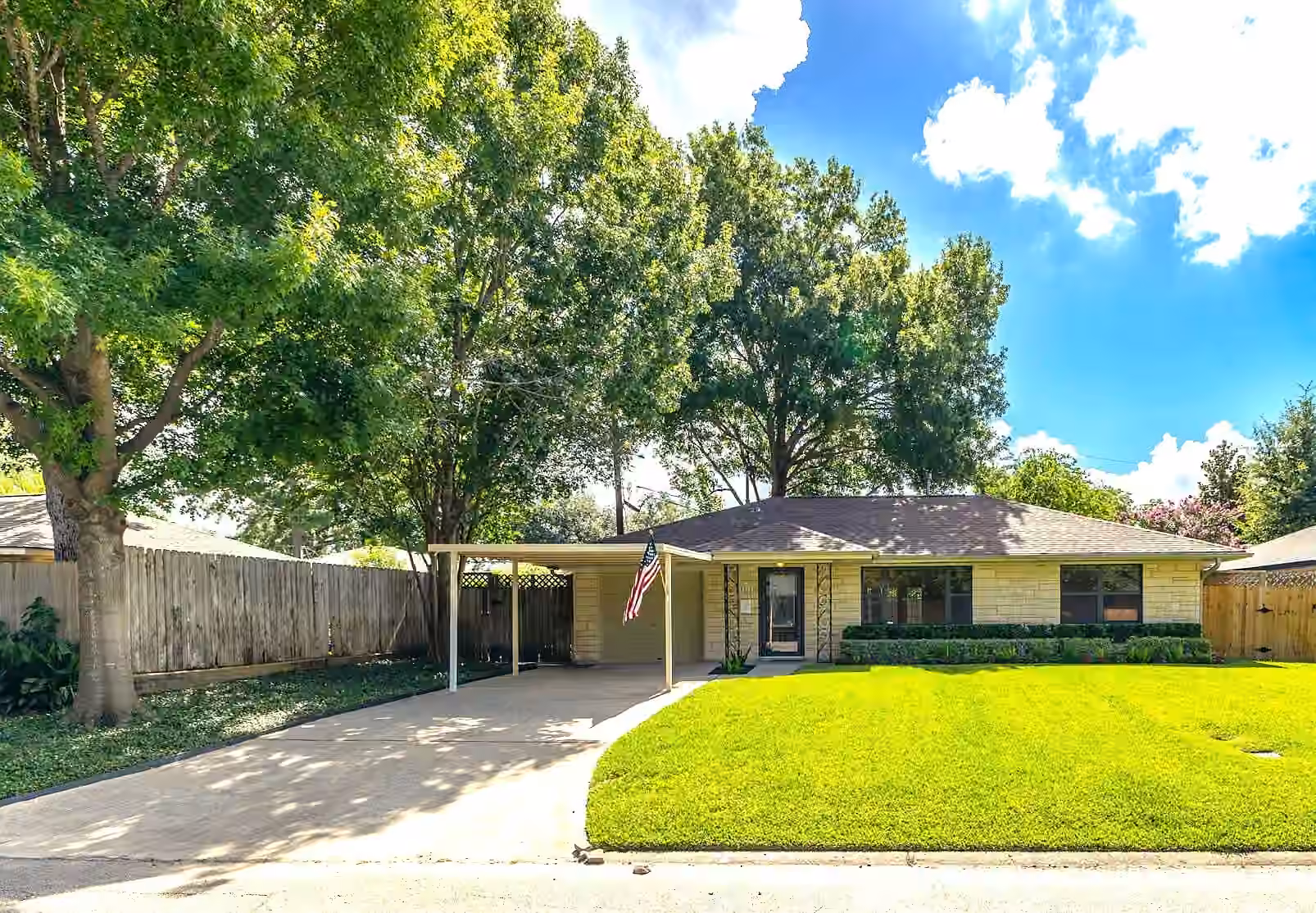 Photo 2 of 4218 Glebe Road, Houston, TX