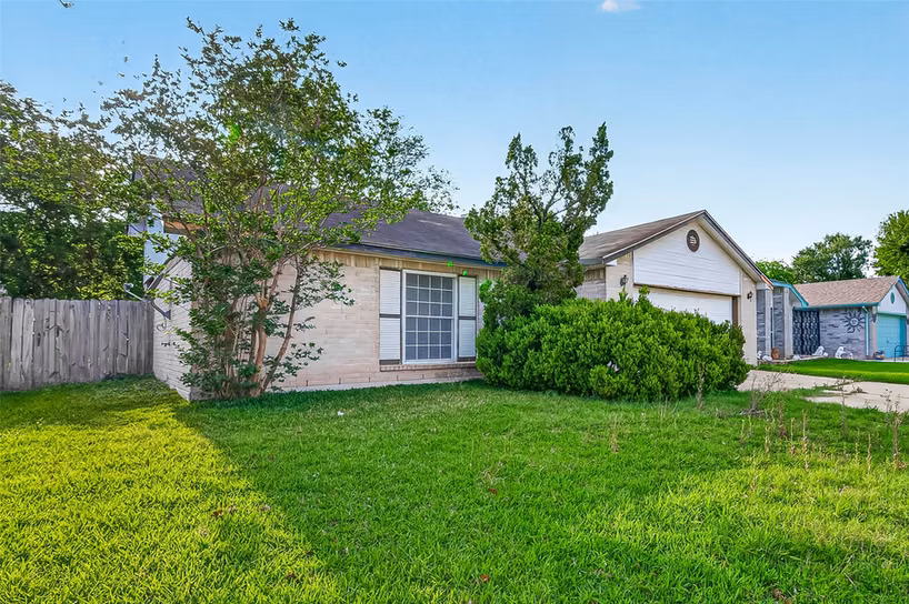Photo 5 of 7222 Londres Drive, Houston, TX