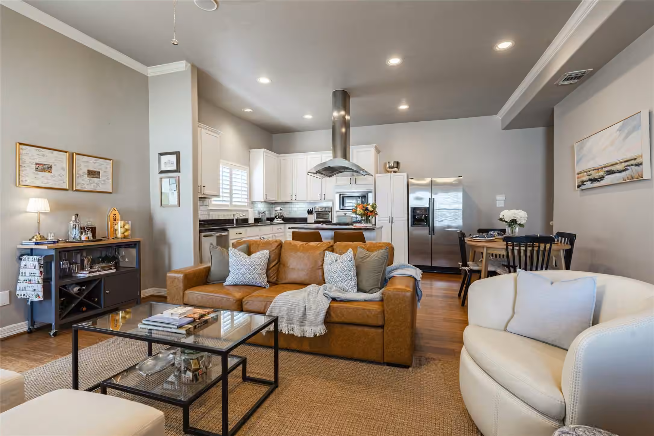 Photo 5 of 930 McKinney Park Lane, Houston, TX