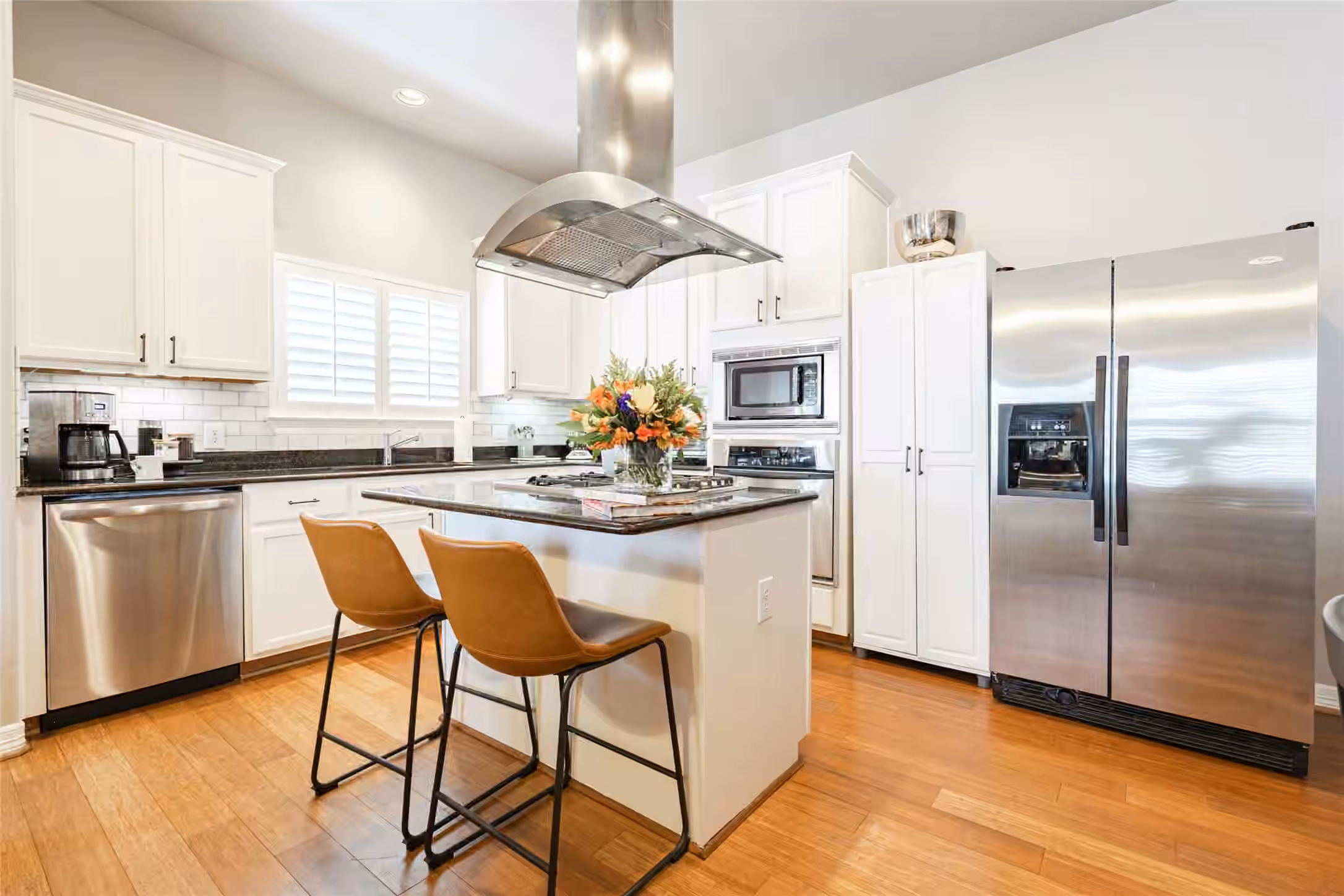 Photo 7 of 930 McKinney Park Lane, Houston, TX