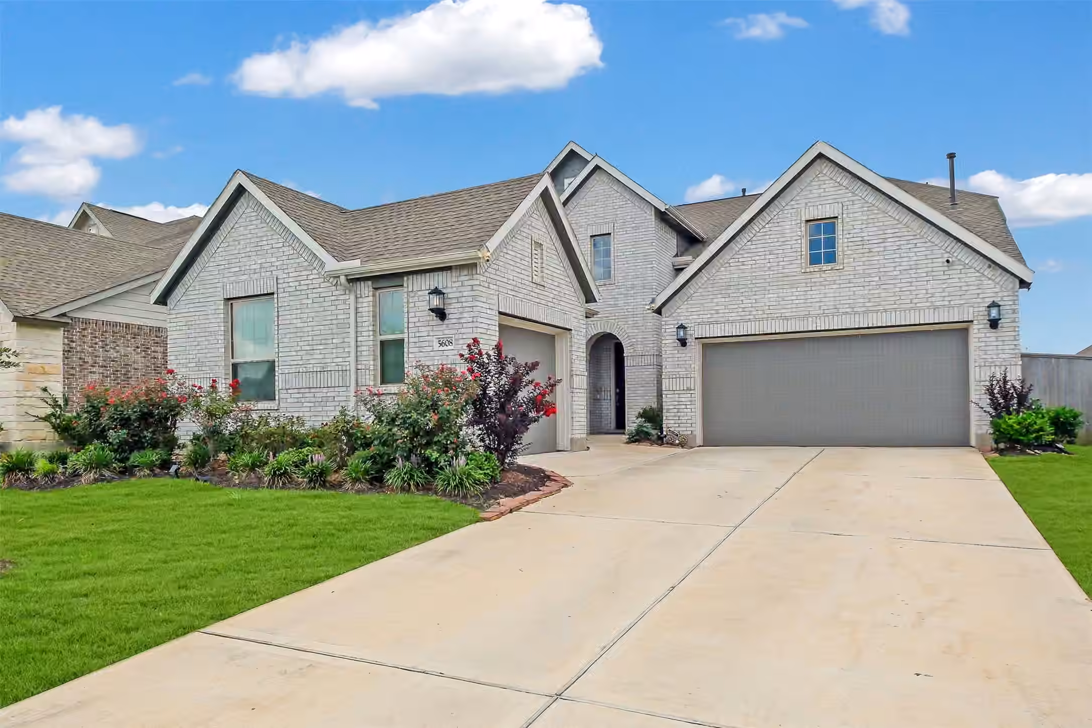 Photo 2 of 5608 Forest Cove Drive, Rosenberg, TX