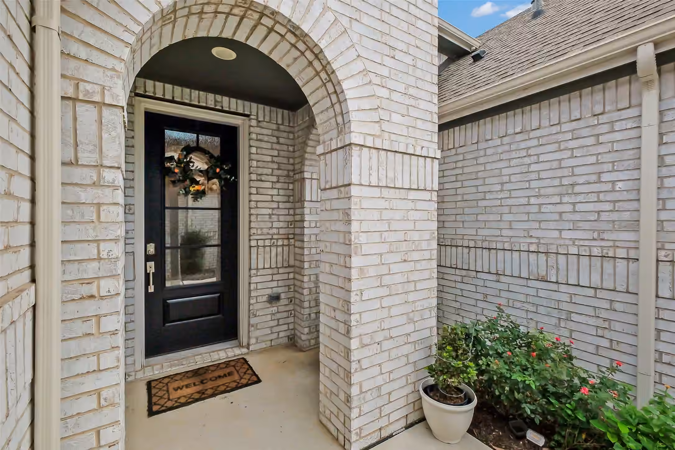 Photo 4 of 5608 Forest Cove Drive, Rosenberg, TX