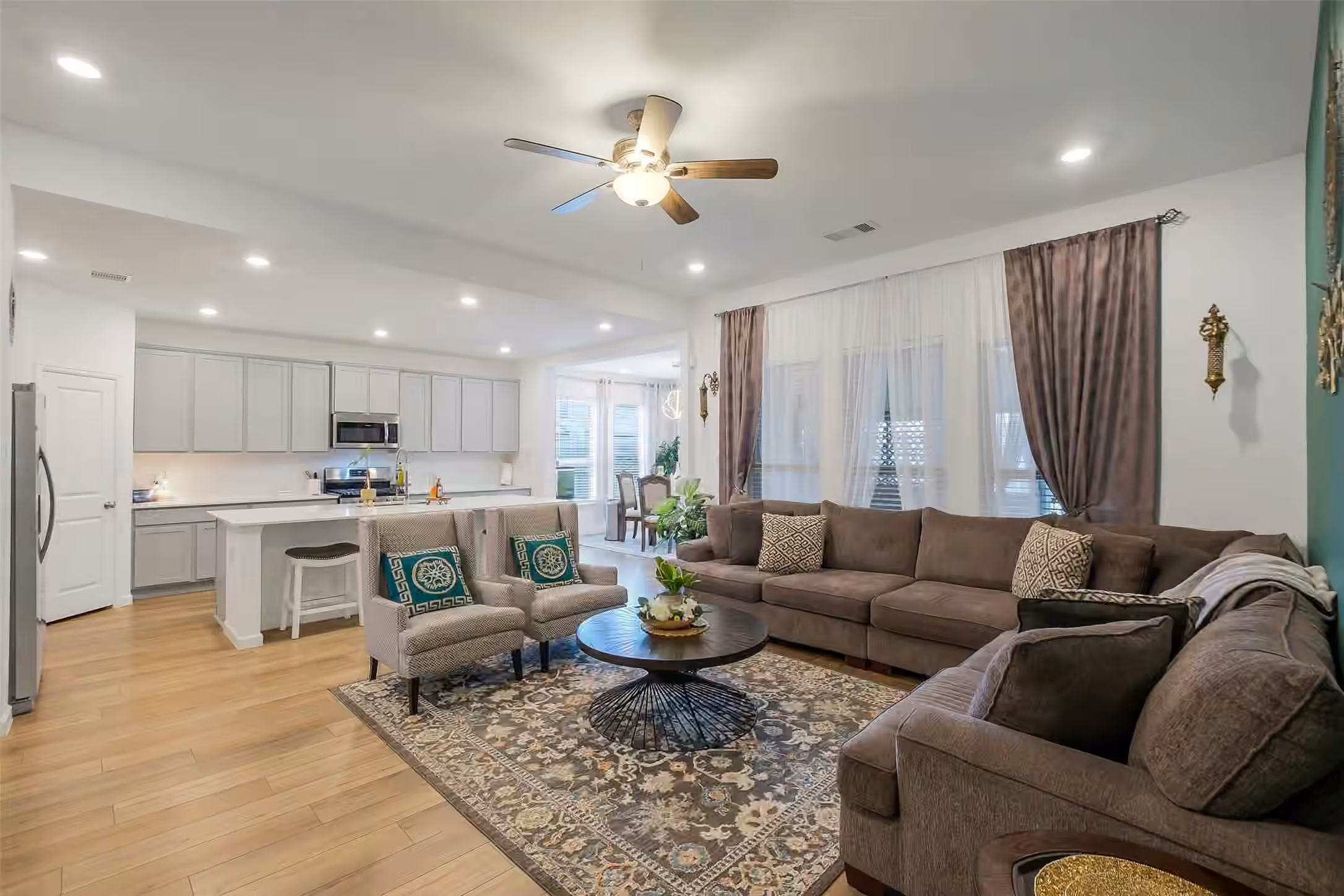 Photo 5 of 5608 Forest Cove Drive, Rosenberg, TX