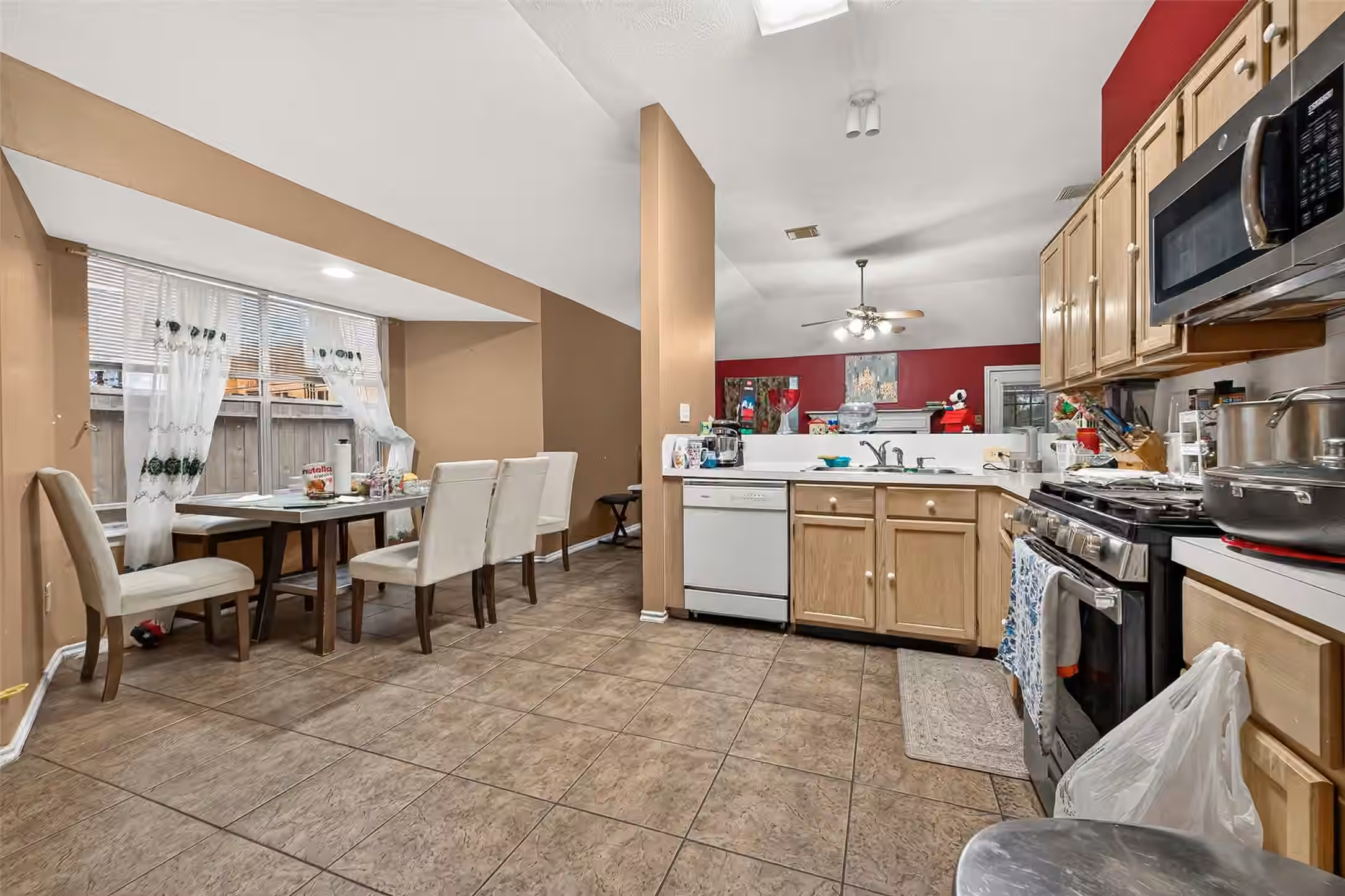 Photo 3 of 3501 Riverside Drive, Pearland, TX