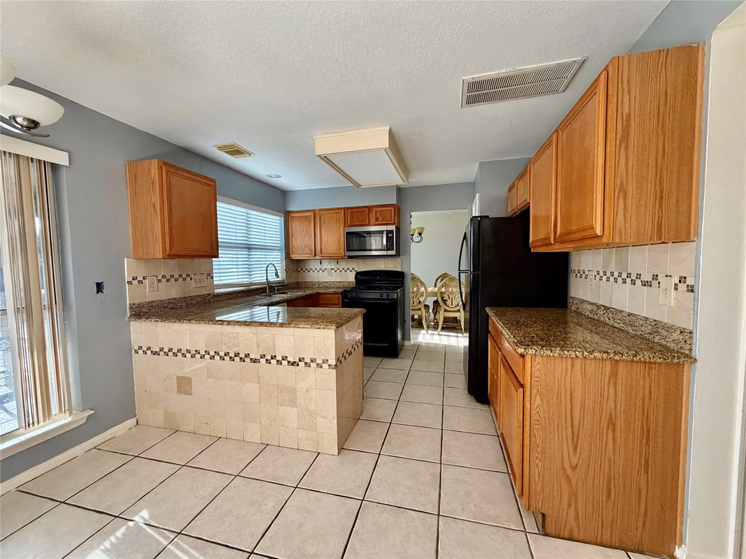 Photo 7 of 4010 Ivywood Drive, Pearland, TX