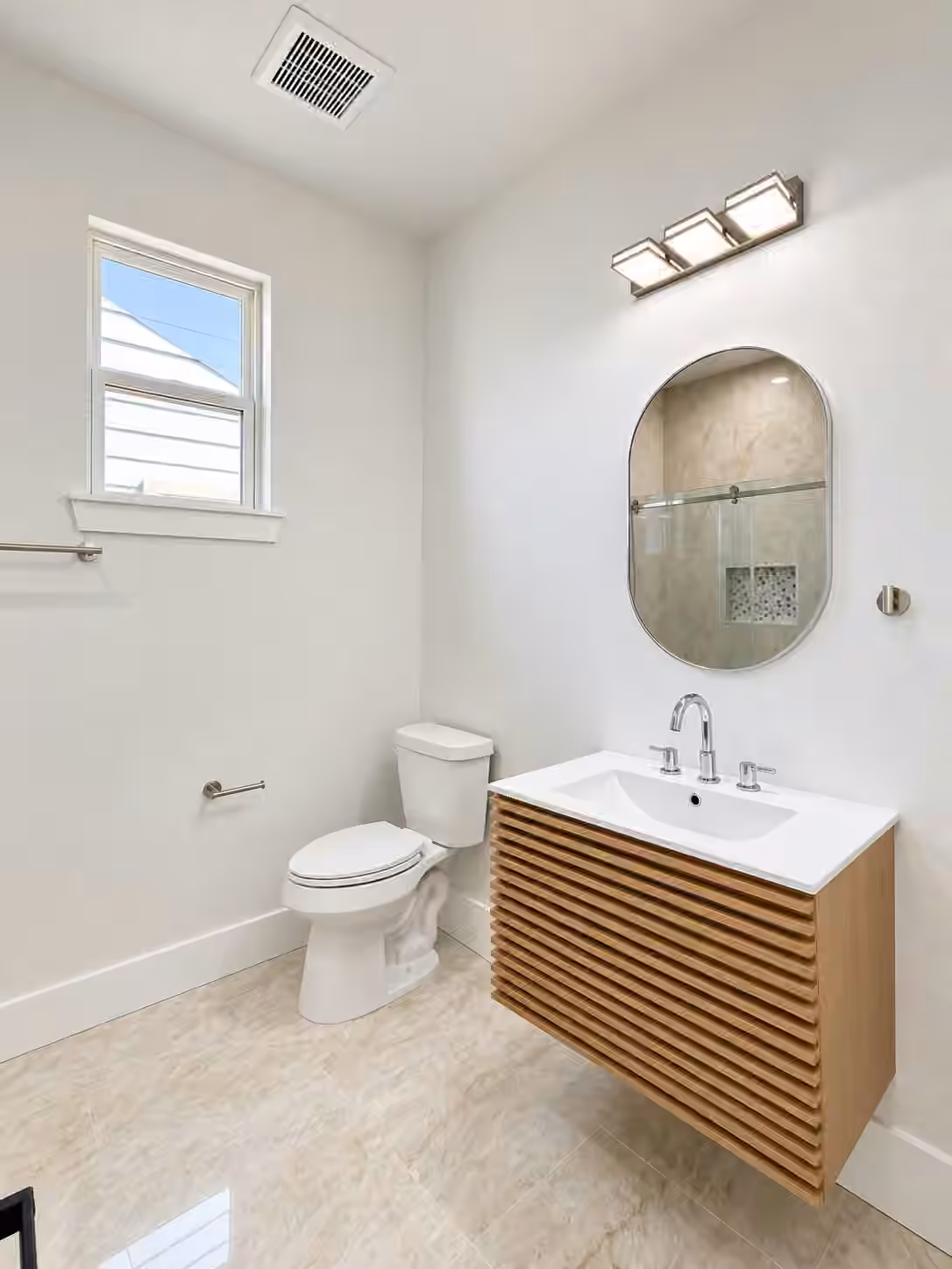 Photo 6 of 311 E Lobit, Baytown, TX