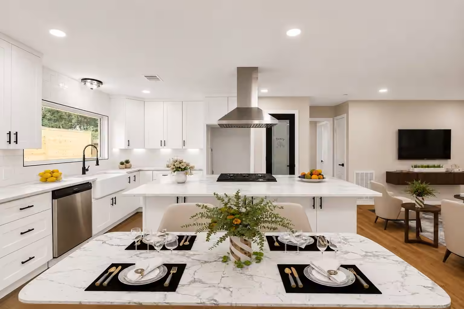Photo 7 of 4238 T C Jester Boulevard, Houston, TX