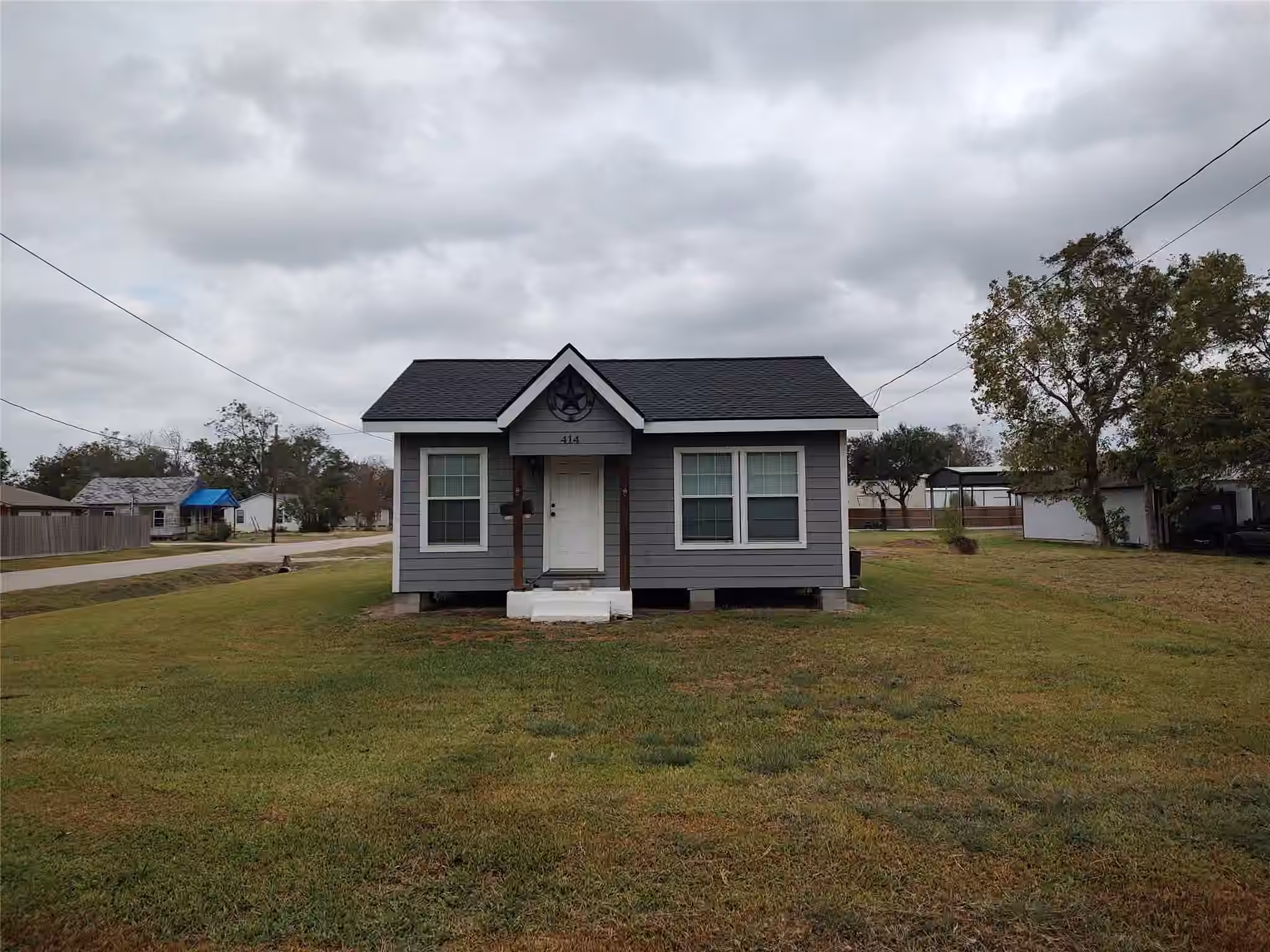 Photo of 414 Avenue E, Highlands, TX