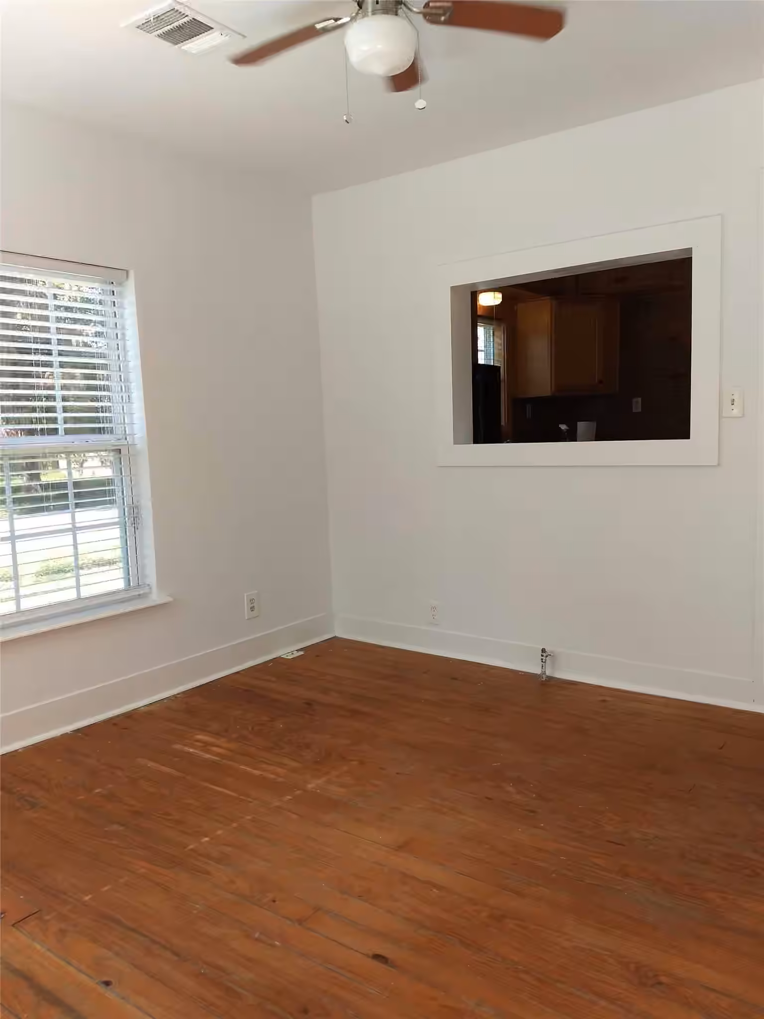 Photo 3 of 414 Avenue E, Highlands, TX