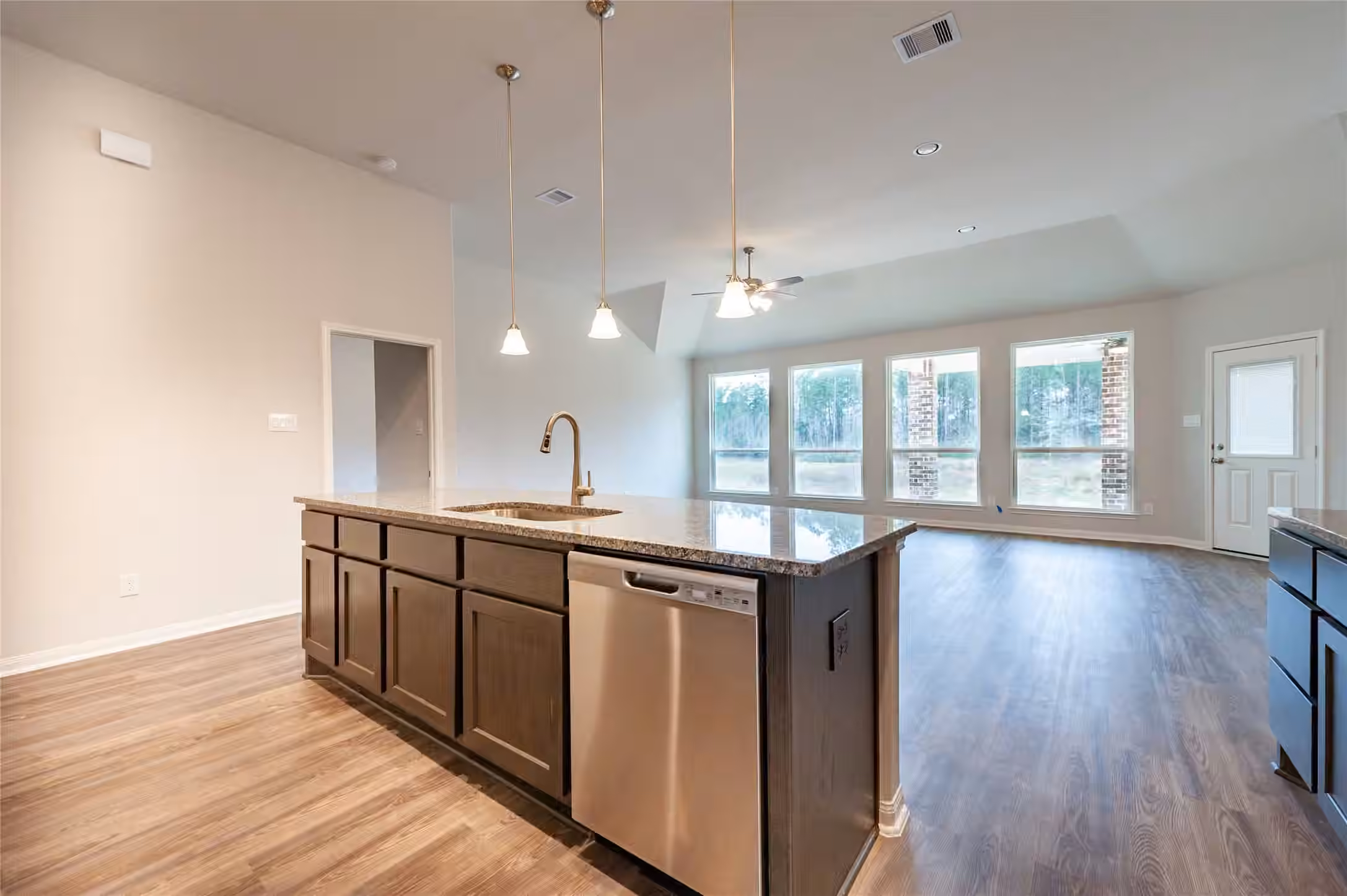 Photo 7 of 13616 Armstrong, Conroe, TX