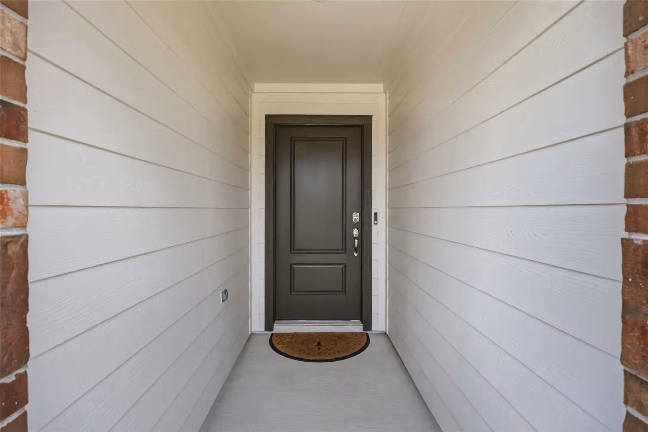 Photo 4 of 1029 Great Barracuda Lane, Alvin, TX