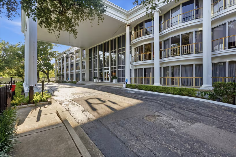 Photo 2 of 5050 Ambassador Way 112, Houston, TX