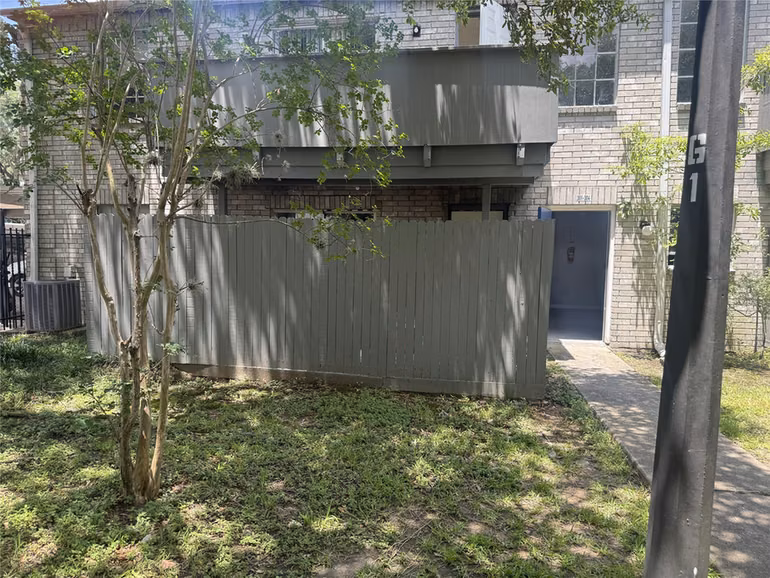Photo of 9700 Leawood Boulevard 301, Houston, TX 77099
