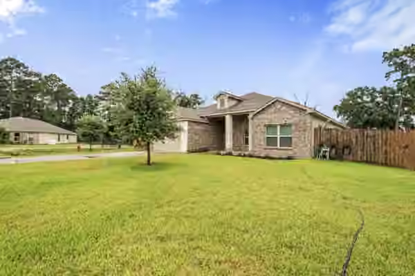 Photo 3 of 9850 Hunter Springs, Conroe, TX