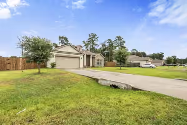 Photo 4 of 9850 Hunter Springs, Conroe, TX