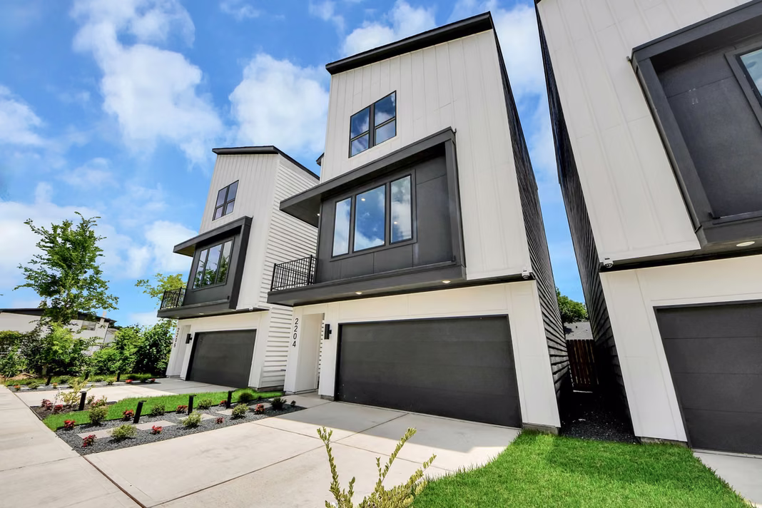 Photo 6 of 2204 Carr Street, Houston, TX