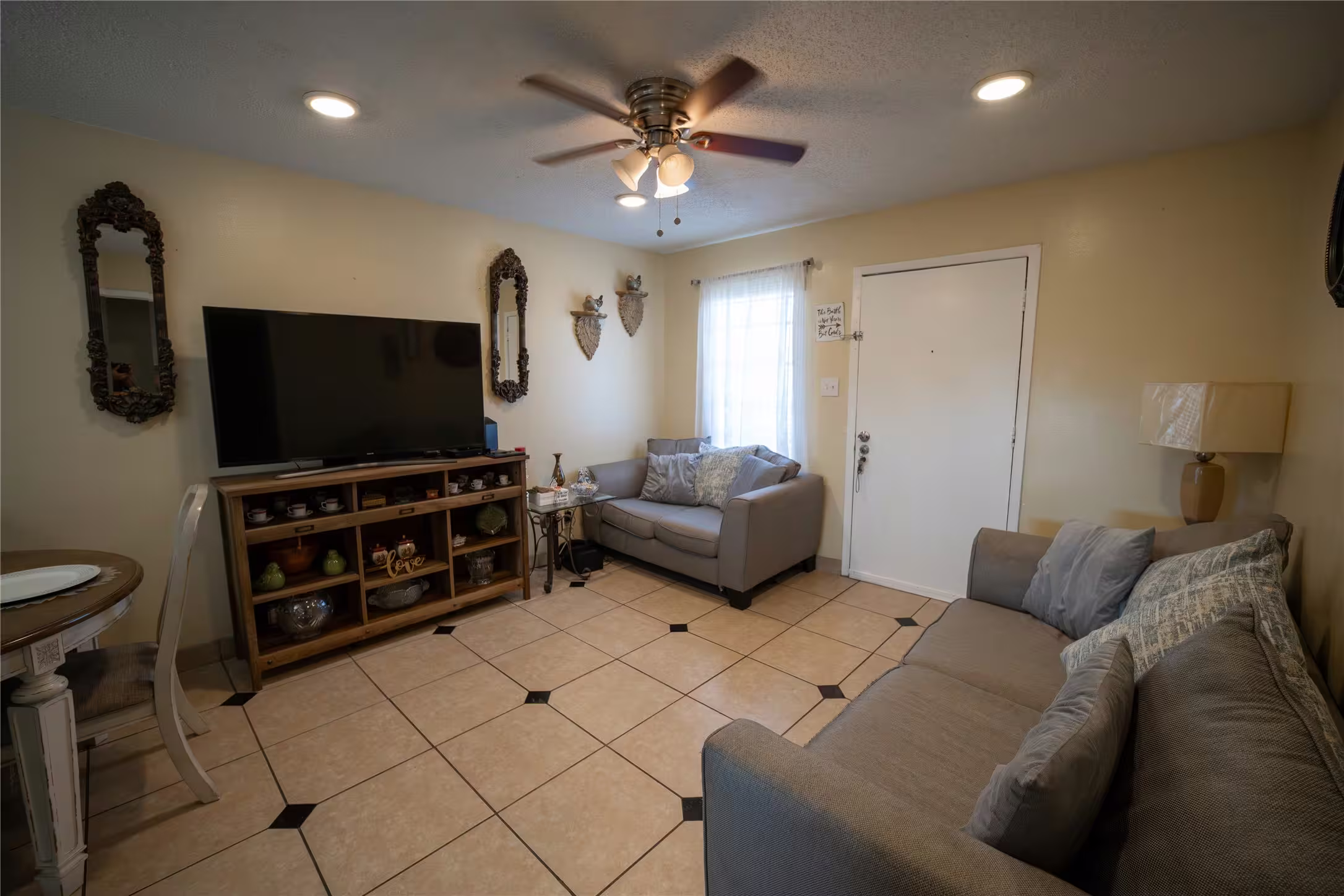Photo 3 of 1220 Shadowdale Drive 8, Houston, TX