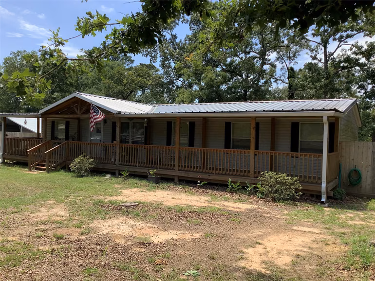 Photo of 161 Oakdale Drive, Huntsville, TX