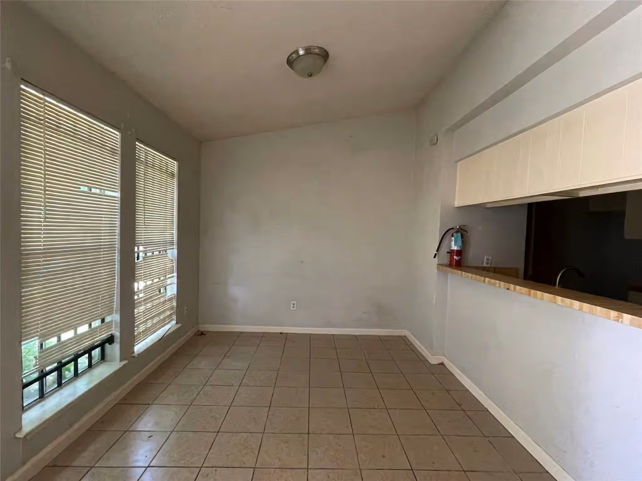 Photo 3 of 5739 Easthampton Drive A, Houston, TX